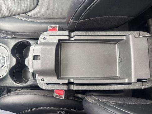 Used 2022 Jeep Cherokee Limited w/ Elite Package image 35