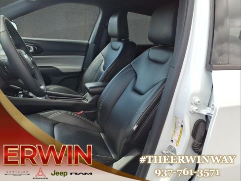 Certified 2025 Jeep Compass Limited AWD/4WD image 12