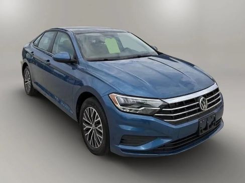 Used 2021 Volkswagen Jetta SE FWD image 1