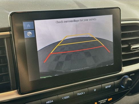 Used 2025 Hyundai Venue SEL FWD image 22