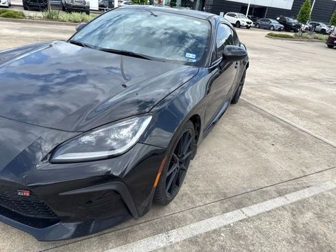 Used 2024 Toyota GR86 Premium RWD image 3