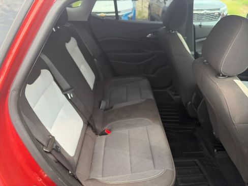 Used 2024 Chevrolet Trax LS w/ LS Convenience Package FWD image 29