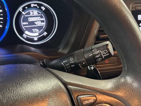 Used 2016 Honda HR-V EX image 19