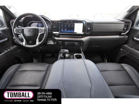 Used 2024 Chevrolet Silverado 1500 LT Trail Boss w/ Convenience Package II AWD/4WD image 10