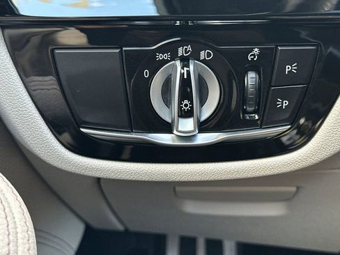 Used 2023 BMW M550i xDrive w/ Executive Package AWD/4WD image 31