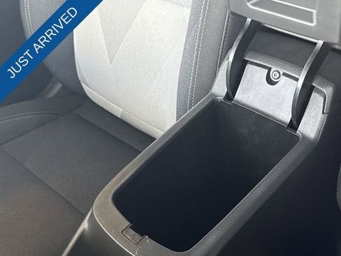 Used 2025 Chevrolet Trax RS w/ Sunroof Package image 21