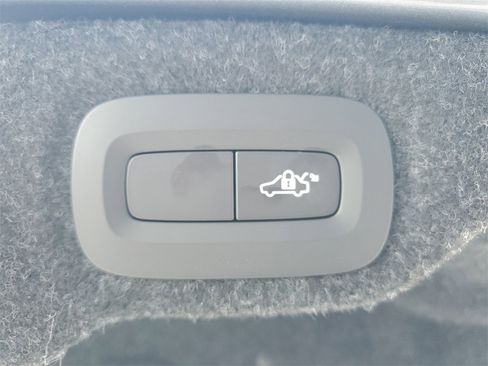 Used 2020 Volvo S60 T6 Inscription image 18