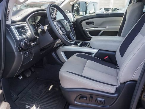 Used 2021 Nissan Titan SV w/ SV Convenience Package AWD/4WD image 18