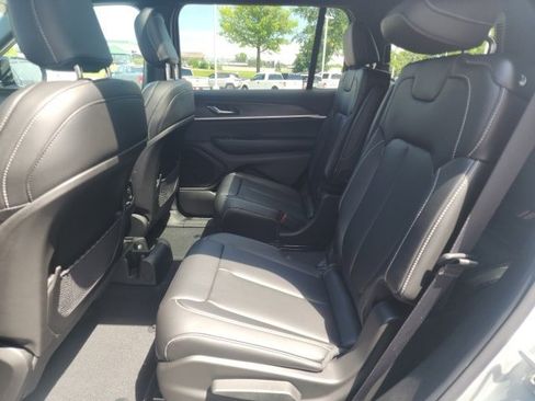 New 2025 Jeep Grand Cherokee L Limited w/ Black Appearance Package image 21