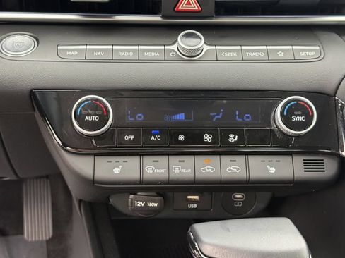 Certified 2025 Hyundai Elantra SEL FWD image 30