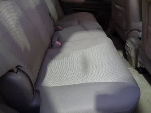 Used 2005 Toyota Highlander 2WD V6 w/ 3rd Row image 18