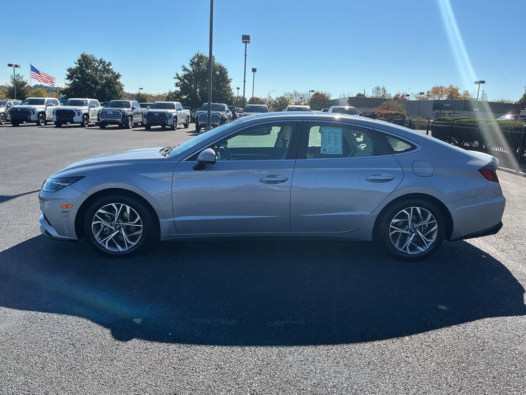 Certified 2023 Hyundai Sonata SEL w/ Convenience Package FWD image 12