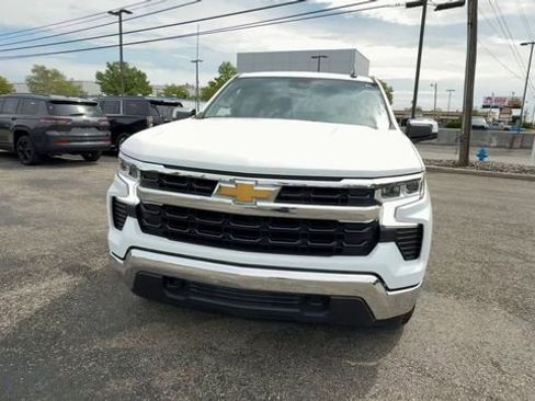 Used 2023 Chevrolet Silverado 1500 LT AWD/4WD image 3
