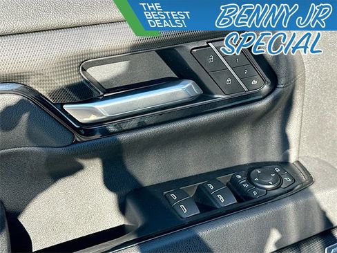 Used 2025 GMC Sierra 2500 AT4 w/ AT4 Premium Plus Package image 17