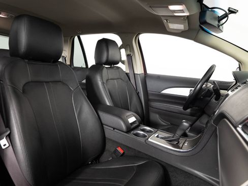Used 2013 Lincoln MKX AWD image 27