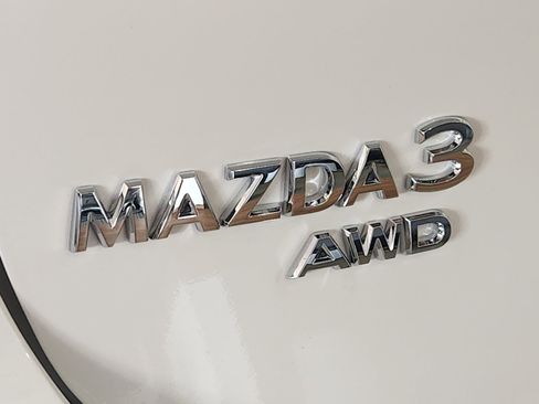 New 2026 MAZDA MAZDA3 Hatchback w/Premium Plus Pkg image 10