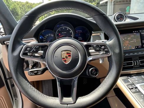 Used 2020 Porsche Macan Turbo AWD/4WD image 23