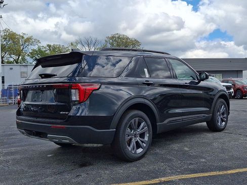 New 2026 Ford Explorer Active w/ Active Comfort Package AWD/4WD image 4