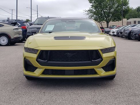 Used 2025 Ford Mustang GT Premium RWD image 2