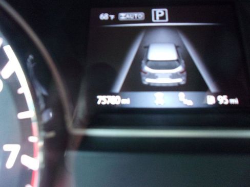 Used 2019 Nissan Pathfinder SV AWD/4WD image 10