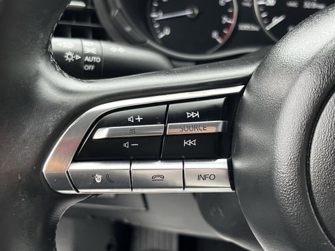 Used 2019 MAZDA MAZDA3 Sedan image 4