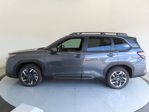 Used 2025 Subaru Forester Limited image 9