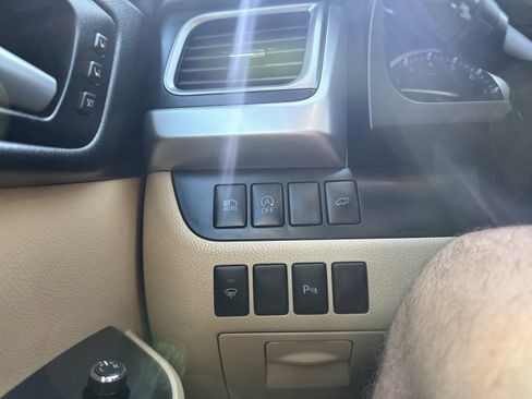 Used 2018 Toyota Highlander Limited AWD/4WD image 26