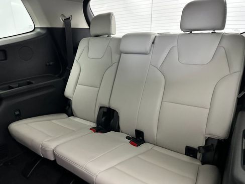 Used 2024 Kia Telluride EX image 14