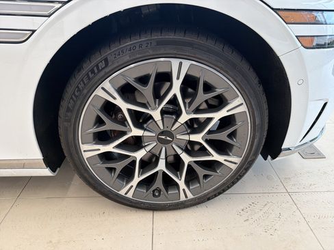 Used 2025 Genesis G90 3.5T AWD/4WD image 31