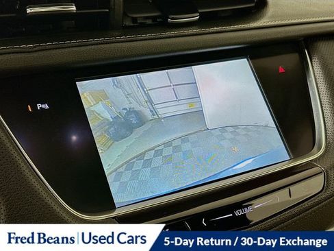 Used 2018 Cadillac XT5 Luxury w/ Driver Awareness Package image 16