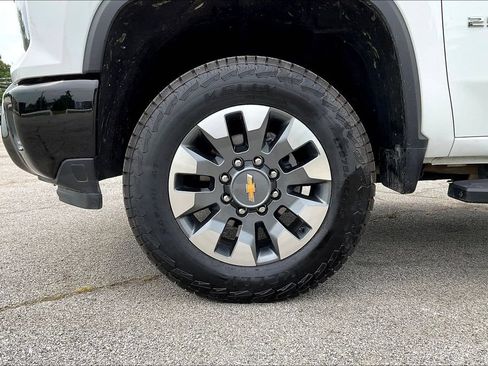Used 2025 Chevrolet Silverado 2500 Custom w/ Custom Value Package AWD/4WD image 29