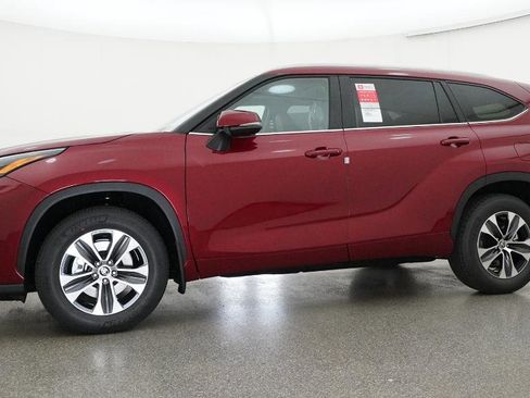 New 2026 Toyota Highlander XLE AWD/4WD image 10