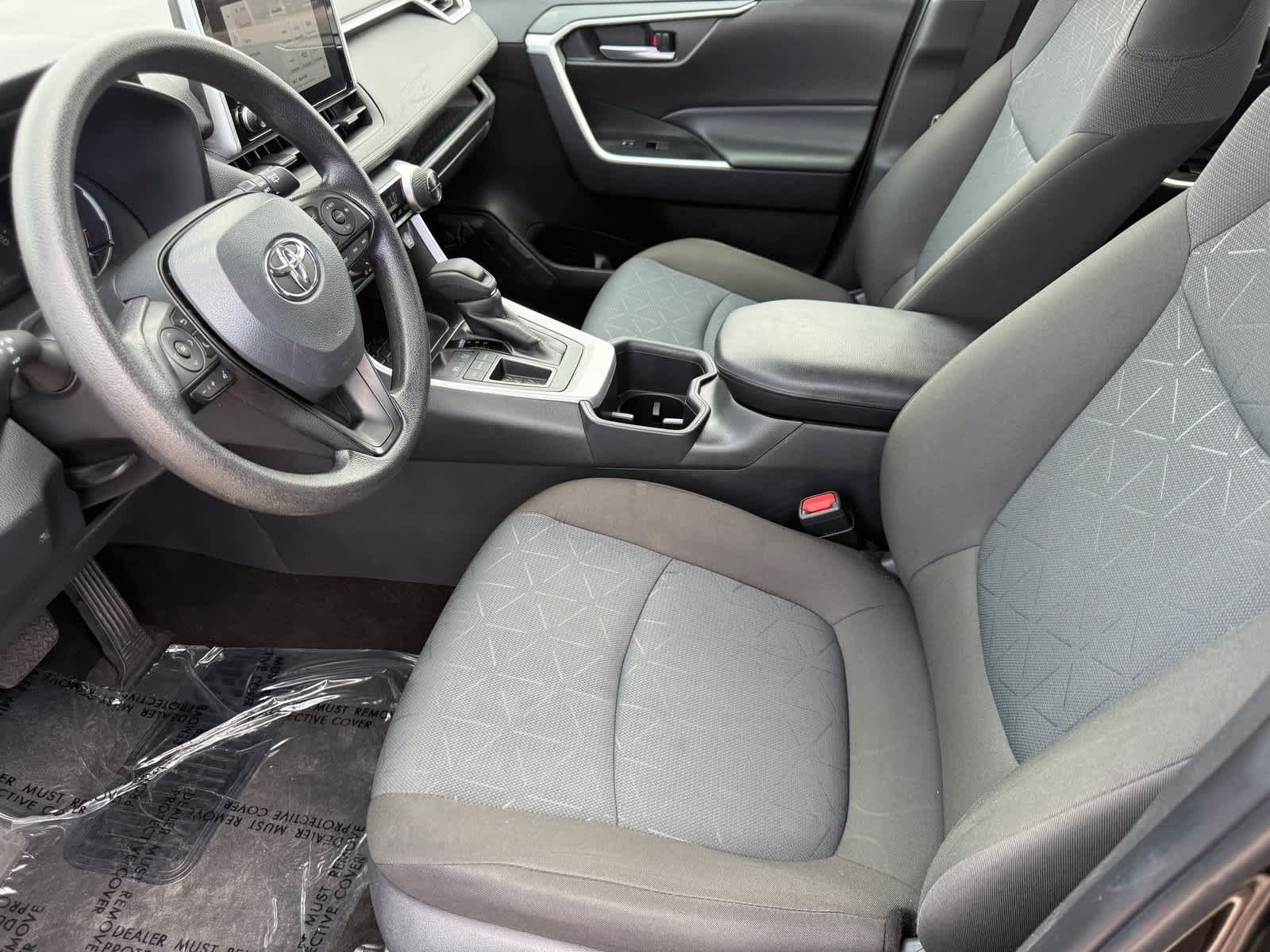 Used 2025 Toyota RAV4 XLE FWD image 14