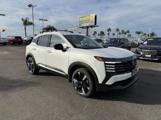 New 2026 Nissan Kicks SR w/ Cold Weather Package 360° Tour