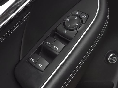 Used 2023 Buick Envision Preferred image 23