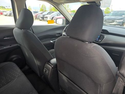 Used 2021 Nissan Kicks SV FWD image 12