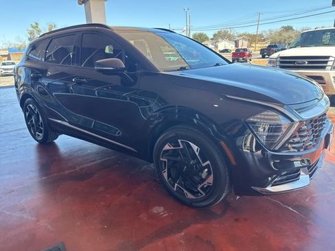 Used 2025 Kia Sportage SX image 3