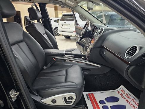 Used 2011 Mercedes-Benz GL 450 4MATIC image 22