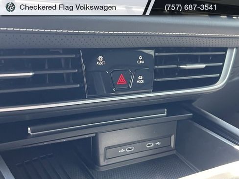 New 2025 Volkswagen Atlas Cross Sport SE image 39