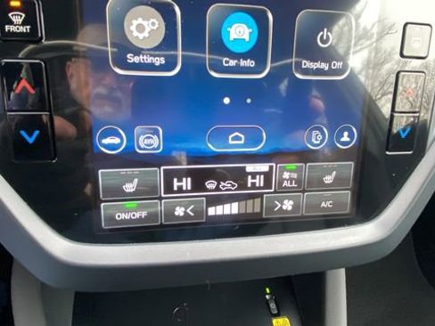 Used 2025 Subaru Forester Limited image 28