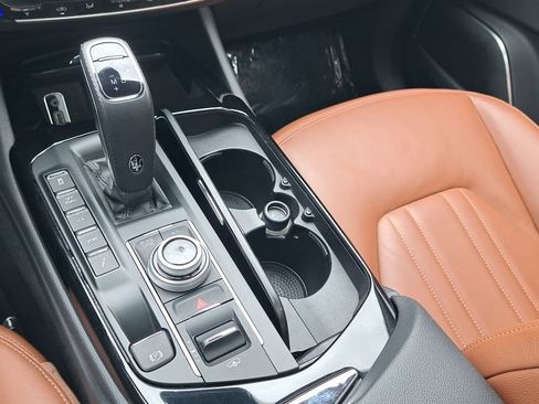 Used 2022 Maserati Levante GT AWD/4WD image 22
