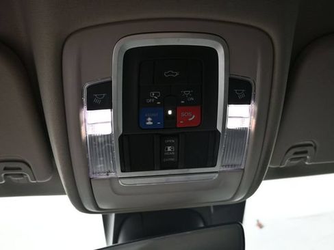 Used 2022 RAM 1500 Laramie AWD/4WD image 36