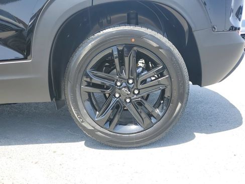 New 2026 Chevrolet TrailBlazer LT w/ Midnight Edition FWD image 6