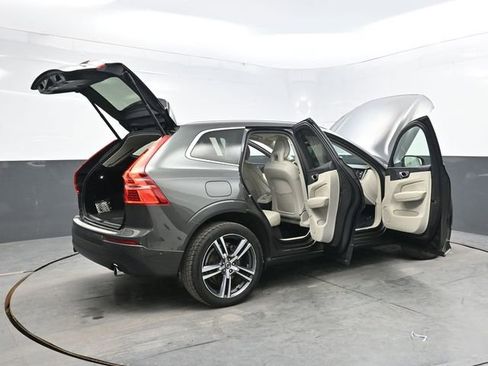 Used 2019 Volvo XC60 T6 Momentum w/ Multimedia Package AWD/4WD image 47