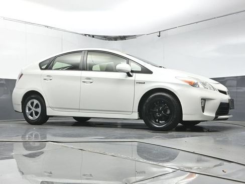 Used 2014 Toyota Prius Two FWD image 28