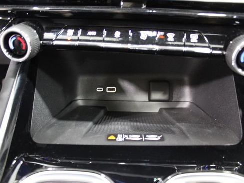 Used 2026 Chevrolet Traverse High Country w/ LPO, Floor Liner Package AWD/4WD image 53