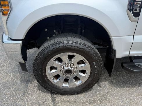 Used 2018 Ford F250 Lariat w/ Chrome Package AWD/4WD image 4