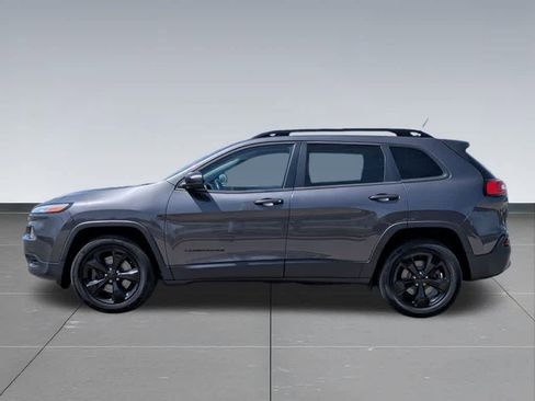 Used 2016 Jeep Cherokee Sport w/ Cold Weather Group AWD/4WD image 4