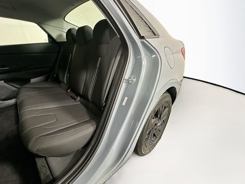 Used 2023 Hyundai Elantra SEL FWD image 26