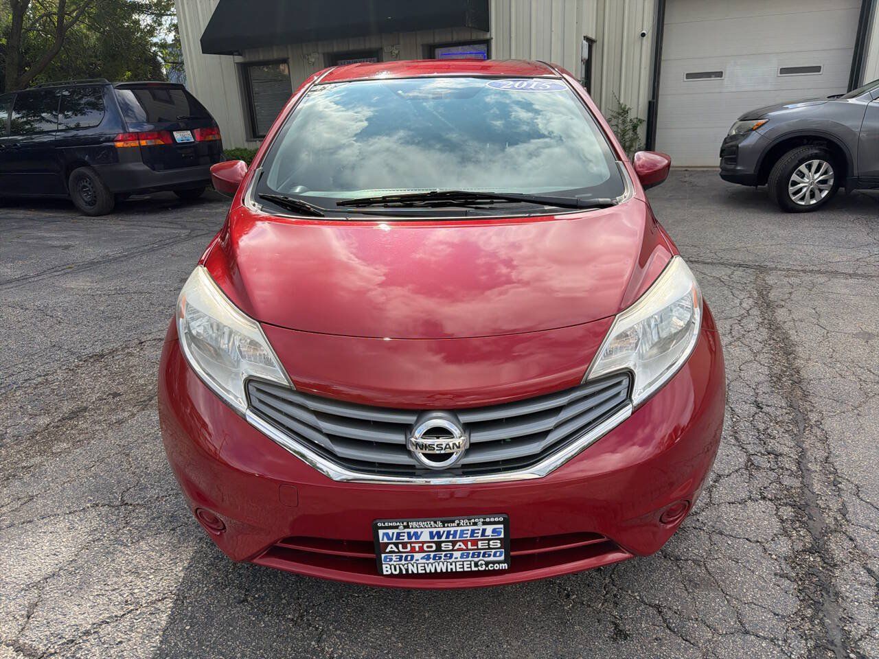 Used 2015 Nissan Versa Note SV FWD image 2